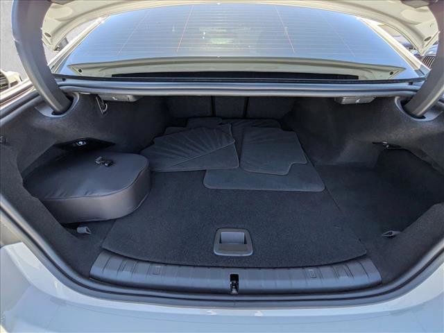 Used 2023 BMW 530e w/ M Sport Package image 6