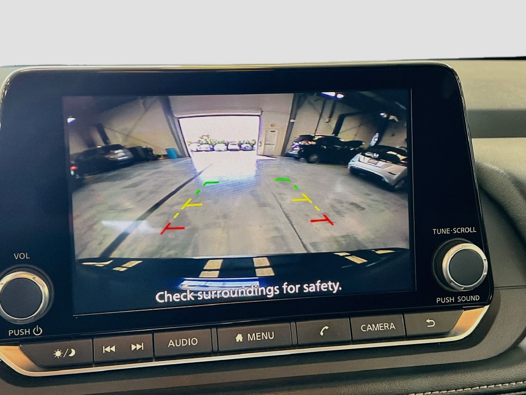 Used 2025 Nissan Rogue SV FWD image 13