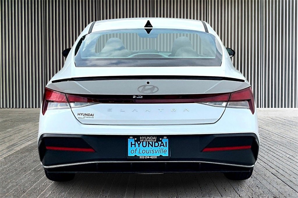 New 2025 Hyundai Elantra Sport image 4