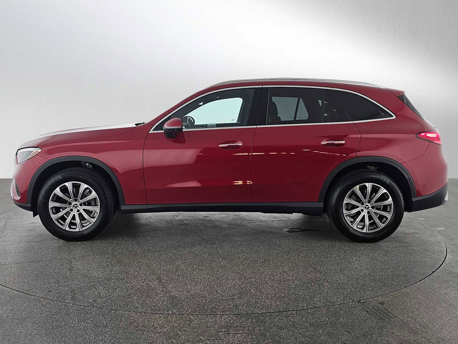 Certified 2025 Mercedes-Benz GLC 300 image 8