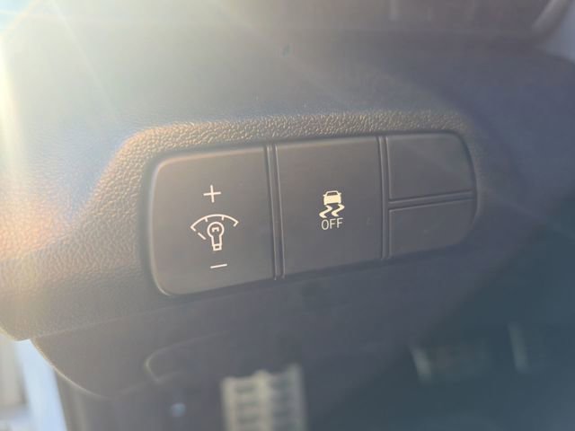 Used 2025 Hyundai Elantra Sport image 37