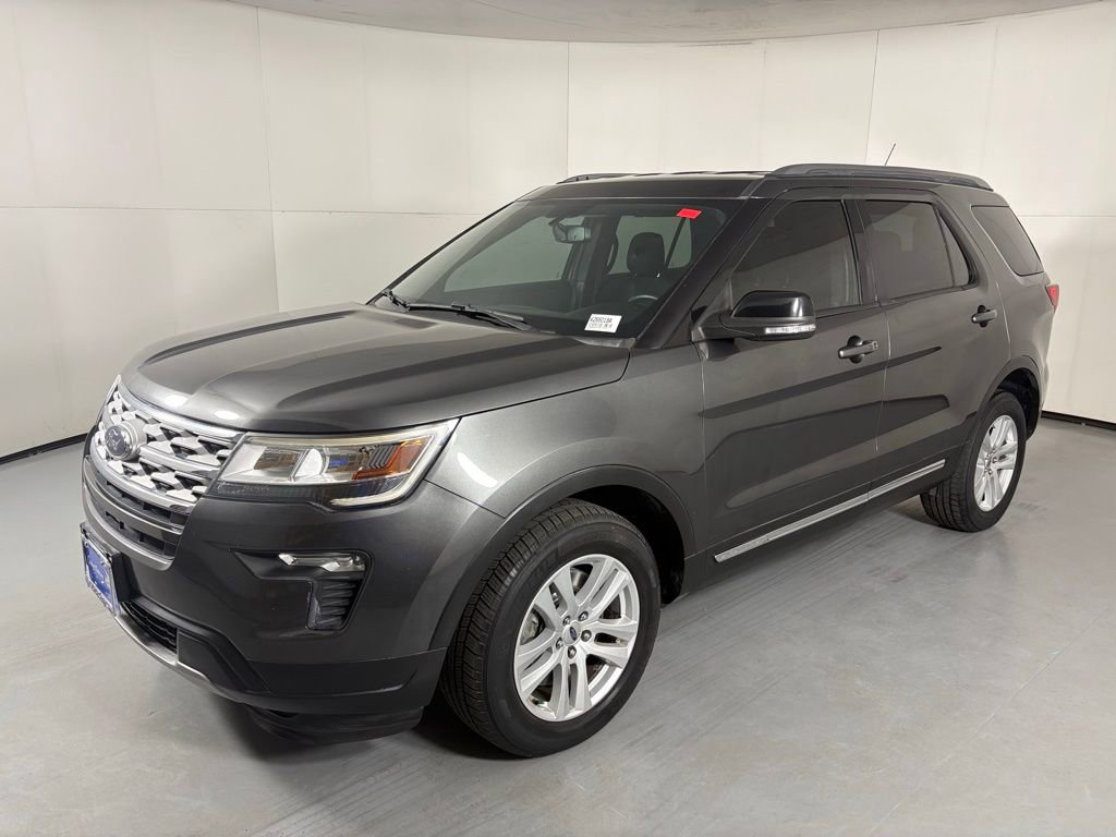 Used 2018 Ford Explorer XLT w/ Equipment Group 201A AWD/4WD image 4