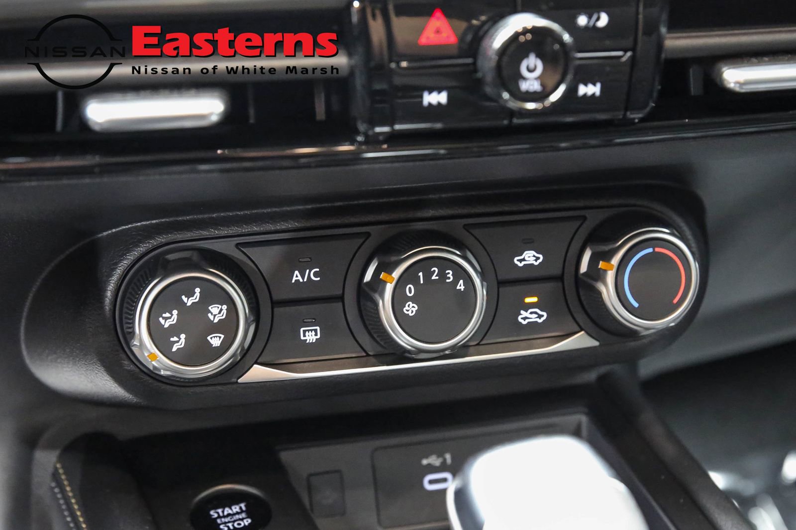 Used 2025 Nissan Kicks SV image 19