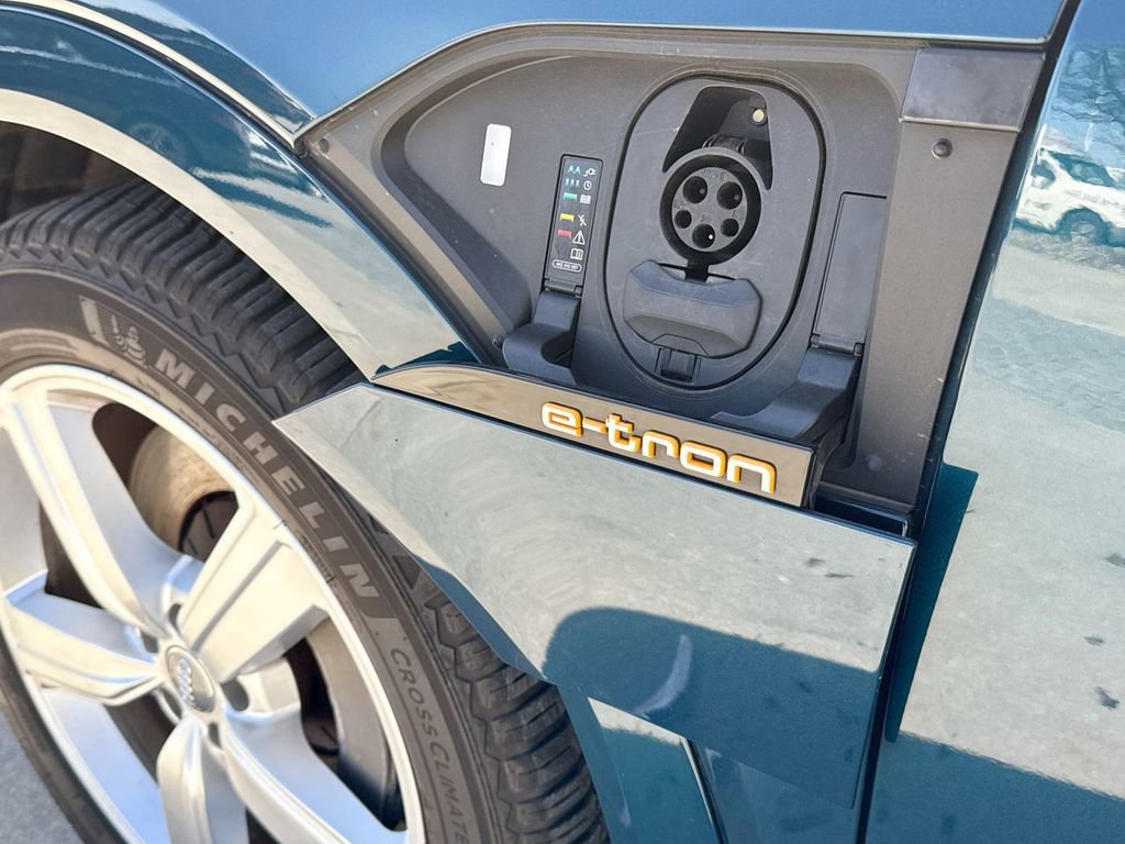 Used 2019 Audi e-tron Premium Plus image 29