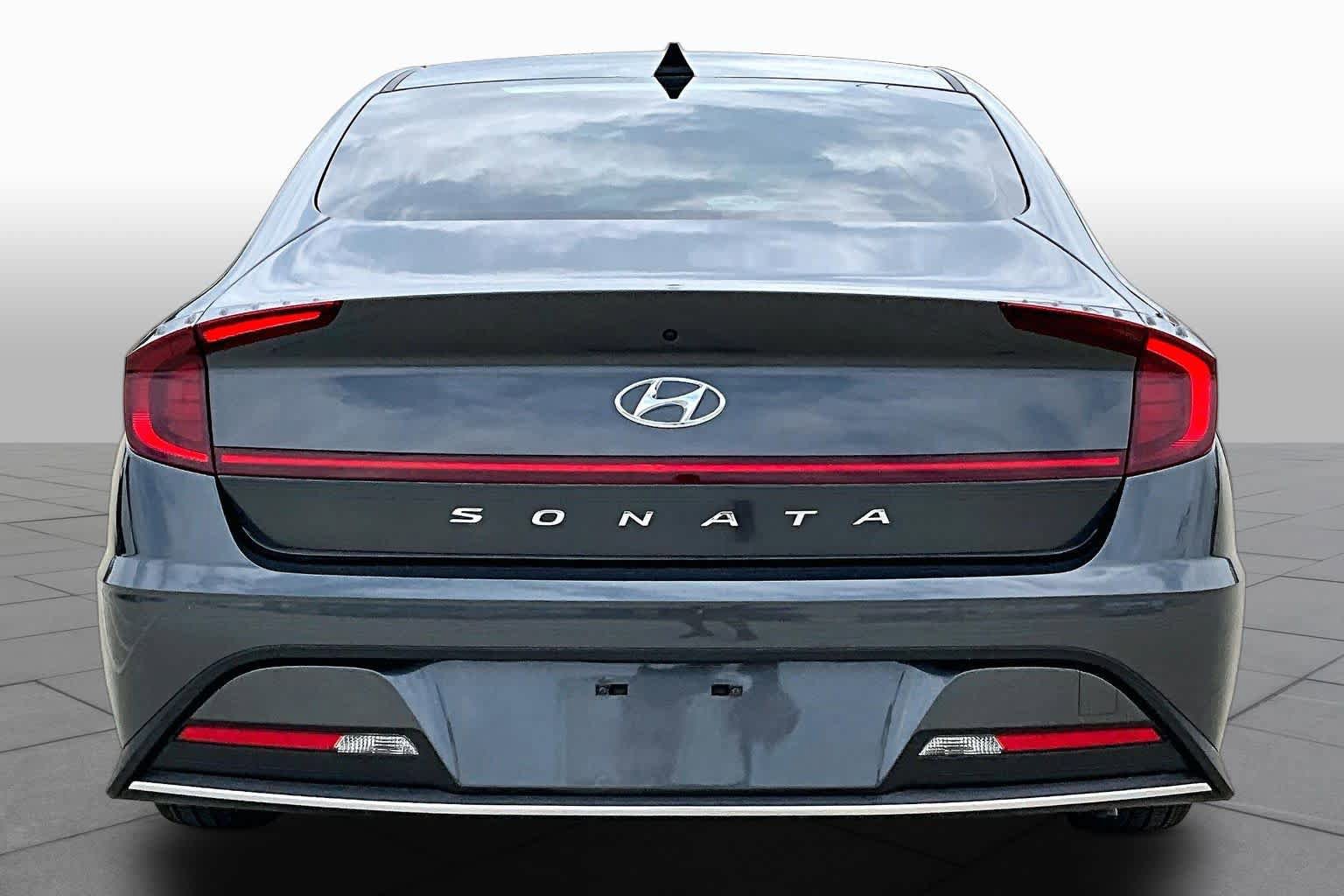 Used 2023 Hyundai Sonata SE w/ Cargo Package FWD image 5