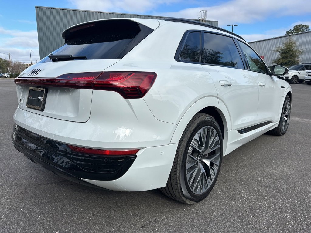 Used 2024 Audi Q8 e-tron Prestige image 7