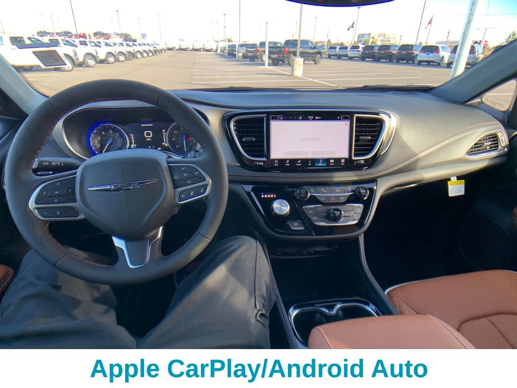 New 2026 Chrysler Pacifica Pinnacle image 13