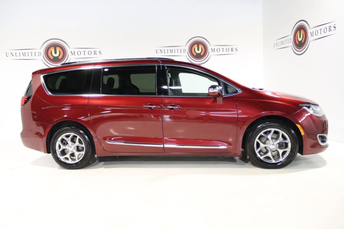 Used 2018 Chrysler Pacifica Limited FWD image 5