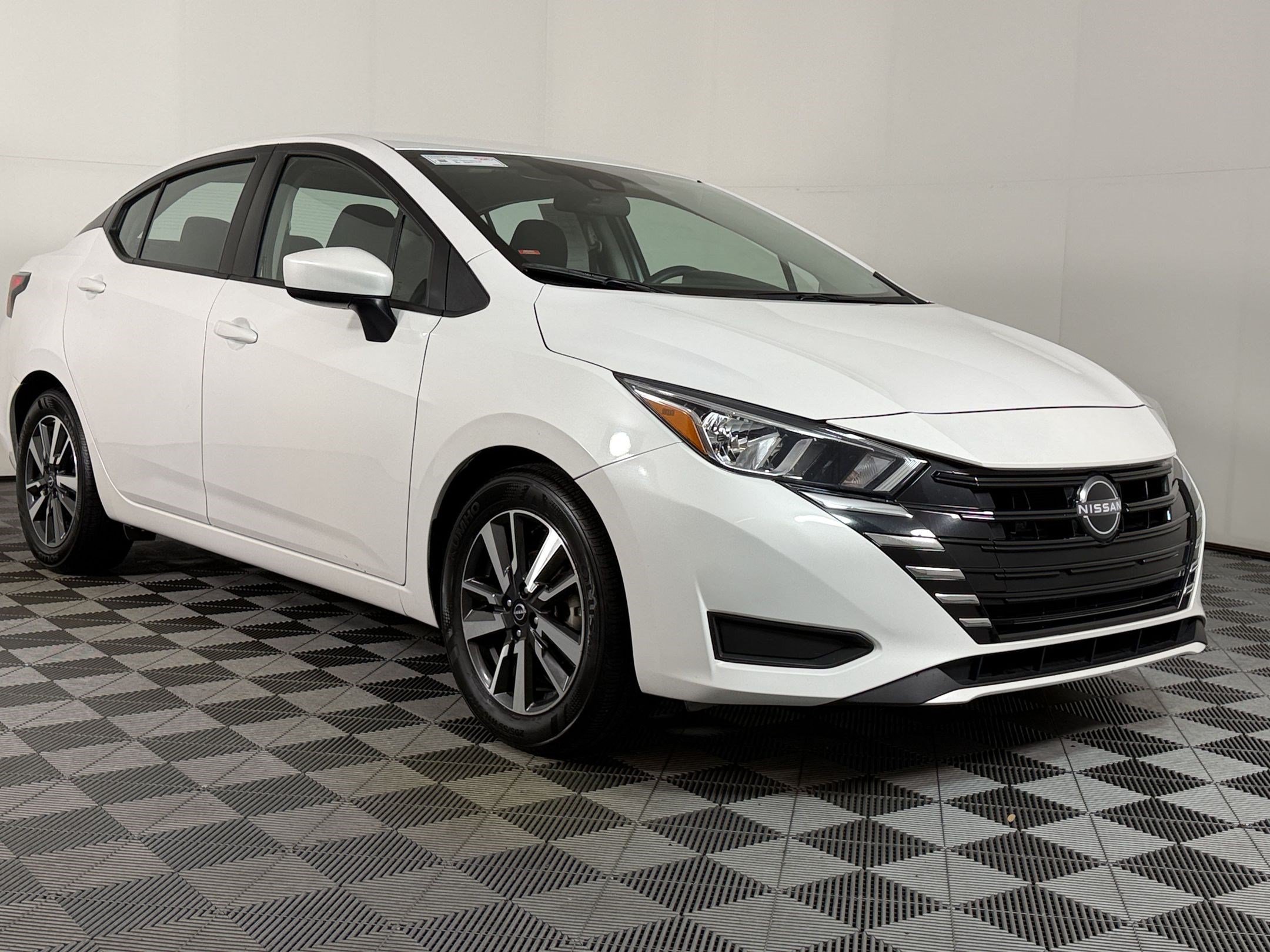 Used 2024 Nissan Versa SV FWD image 25
