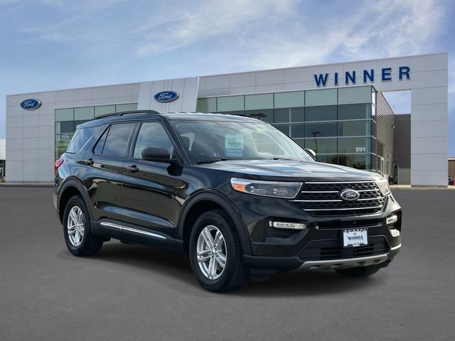 Used 2022 Ford Explorer XLT w/ Equipment Group 202A image 6