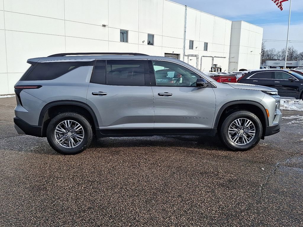 New 2025 Chevrolet Traverse LT w/ Driver Confidence Package image 10