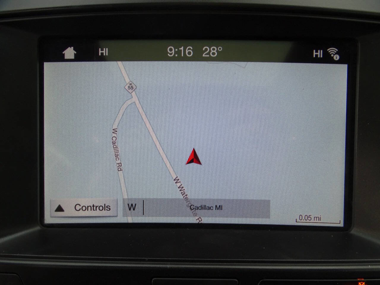 Used 2019 Ford Explorer XLT w/ Equipment Group 202A image 4