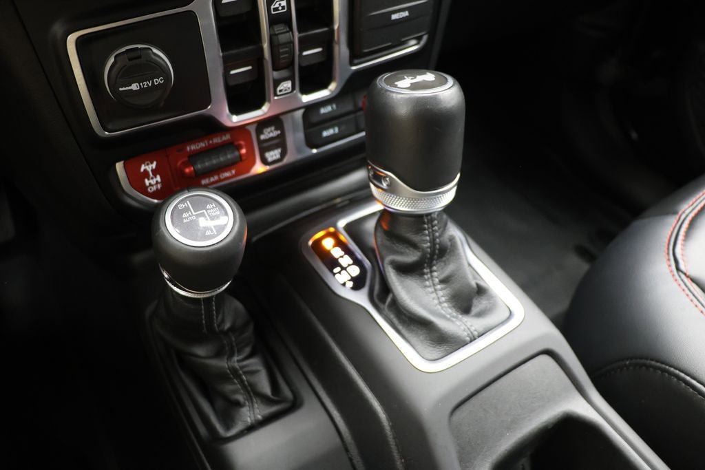 Used 2024 Jeep Wrangler Unlimited Rubicon AWD/4WD image 31