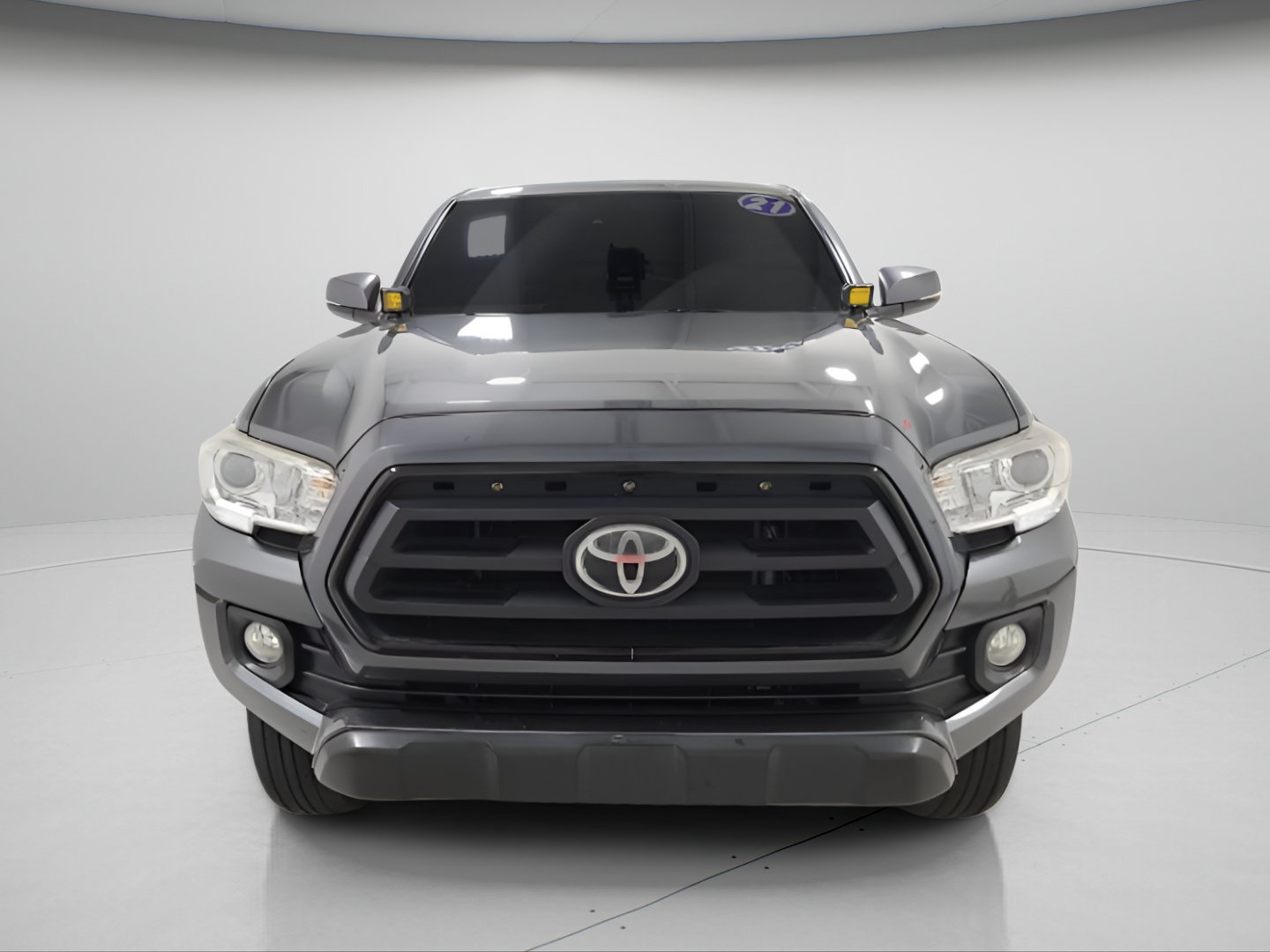 Used 2021 Toyota Tacoma SR5 w/ Technology Package AWD/4WD image 2
