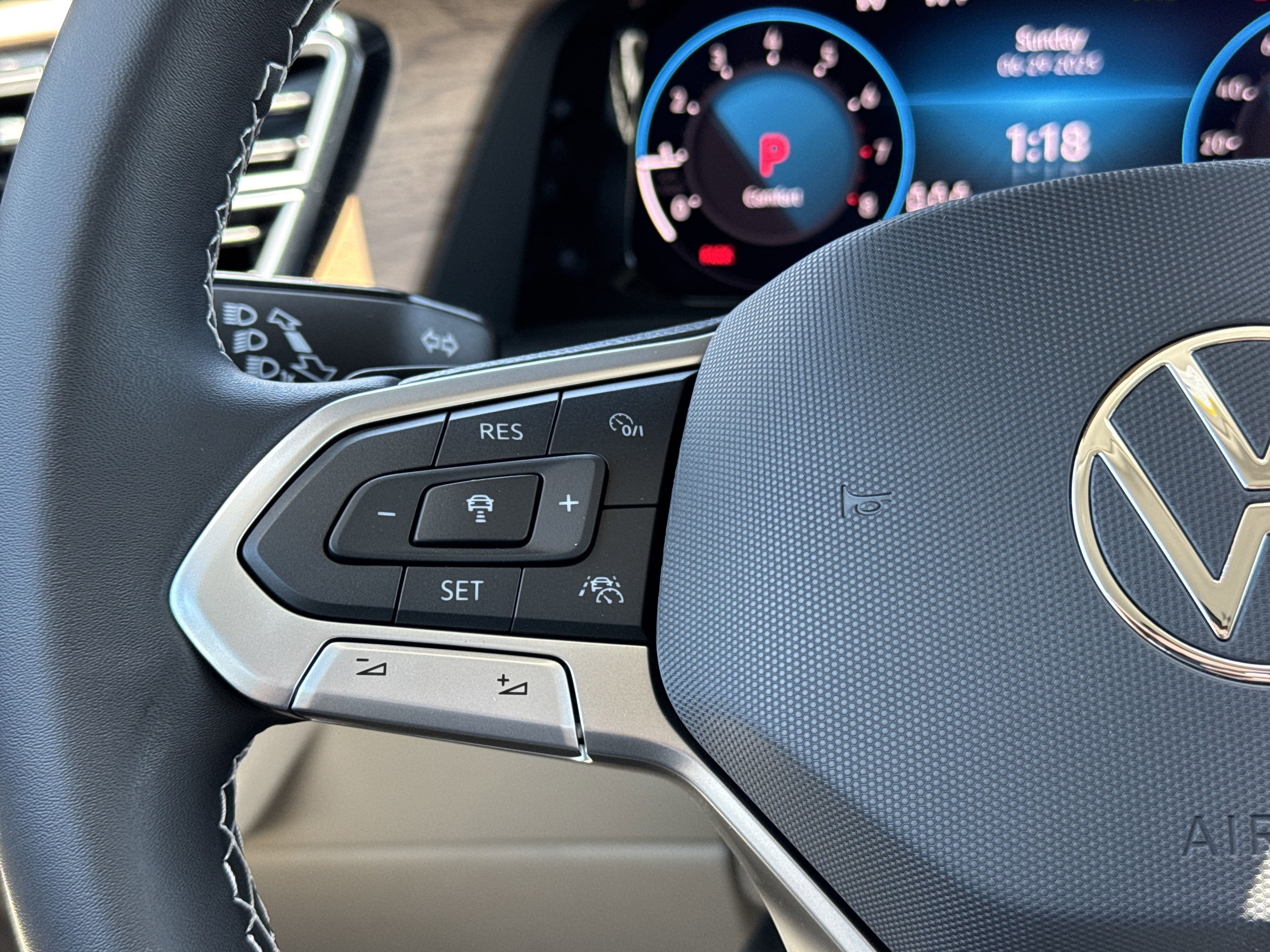 Used 2025 Volkswagen Atlas SE image 17