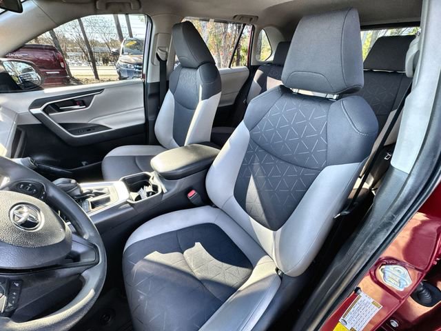 Used 2020 Toyota RAV4 XLE image 20