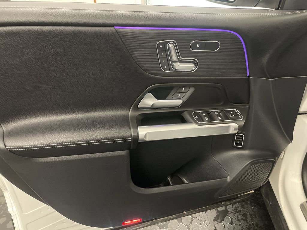 Used 2022 Mercedes-Benz GLB 35 AMG 4MATIC image 17