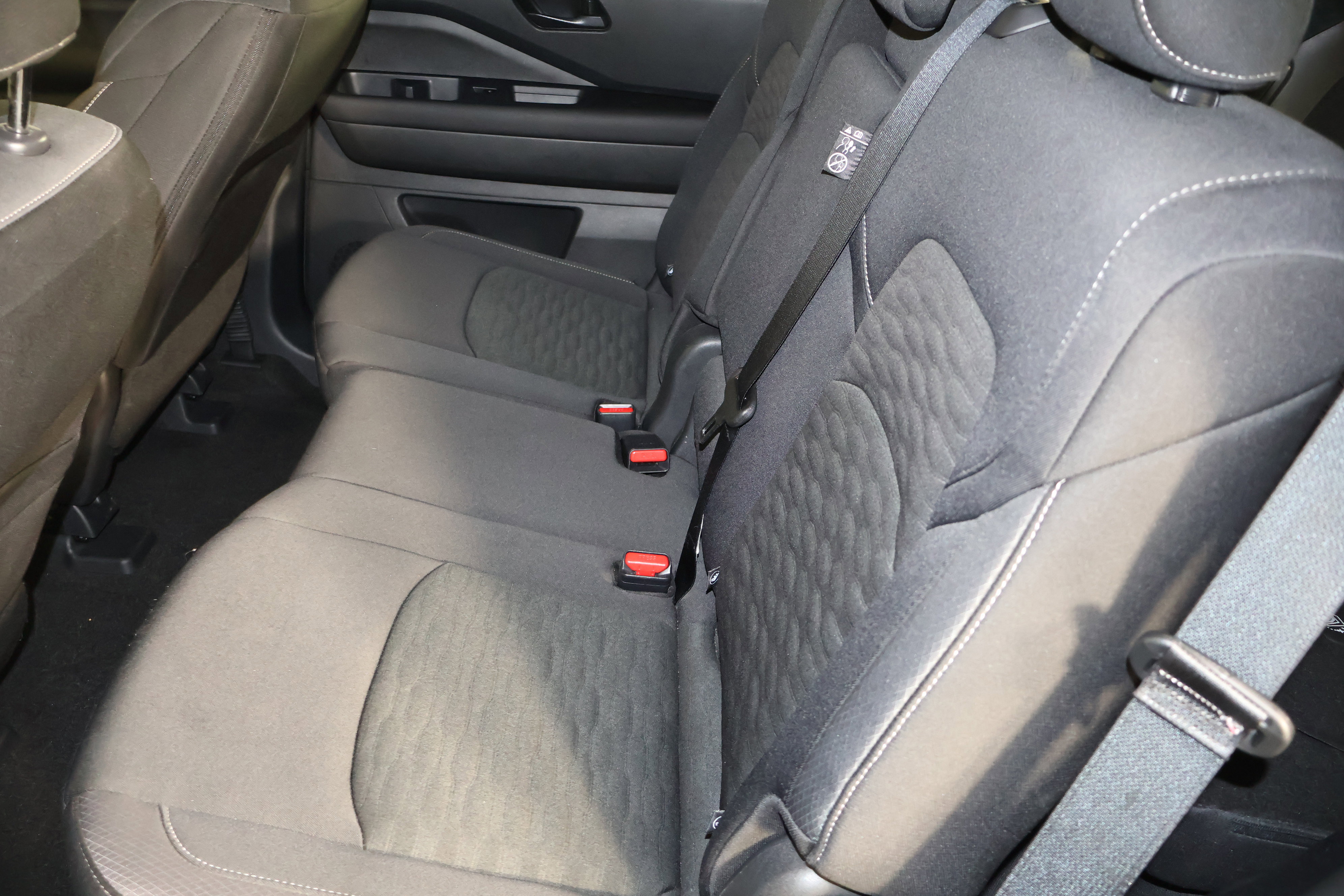 Used 2025 Nissan Pathfinder SV image 49