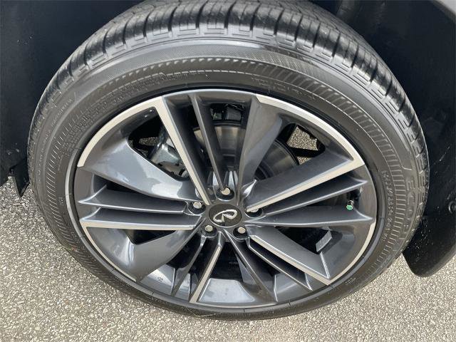 Certified 2025 INFINITI QX55 Luxe w/ Accent Package image 11