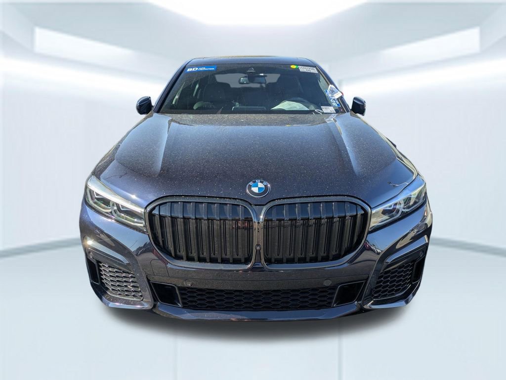 Used 2022 BMW 740i xDrive w/ M Sport Package image 4