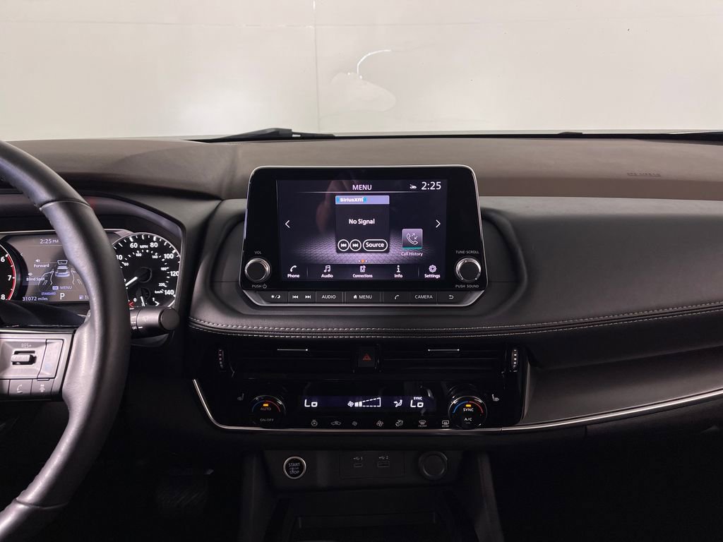 Used 2021 Nissan Rogue SV w/ Premium Package FWD image 16