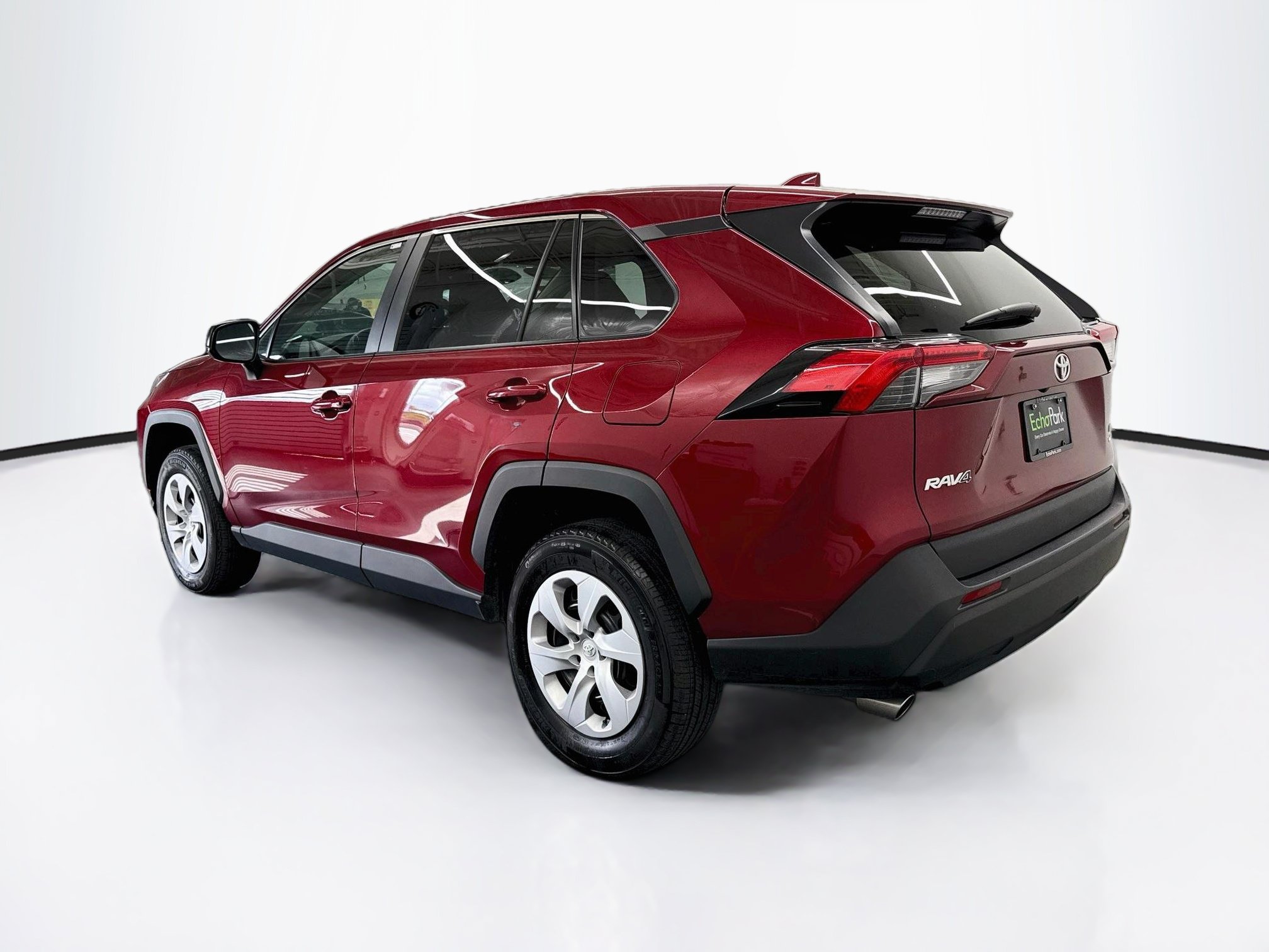 Used 2025 Toyota RAV4 LE AWD/4WD image 5