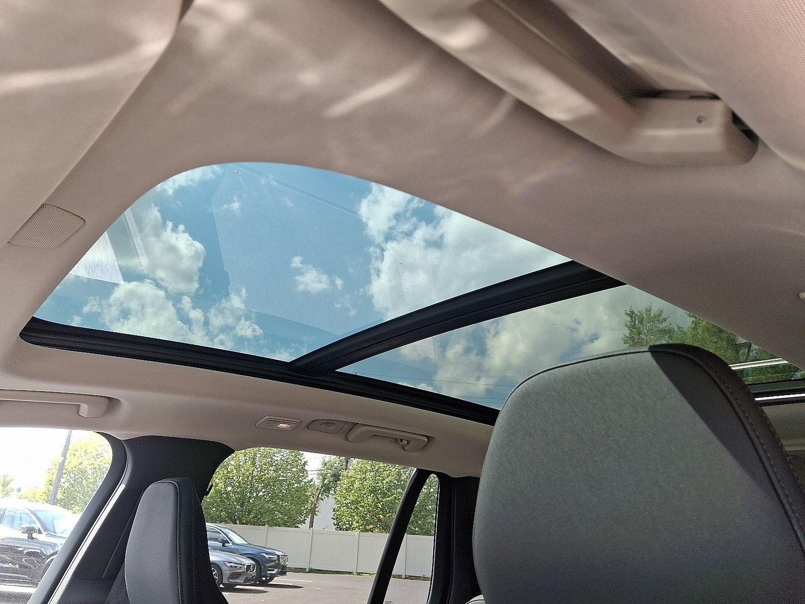 New 2026 Volvo XC90 B5 Core w/ Protection Package image 13