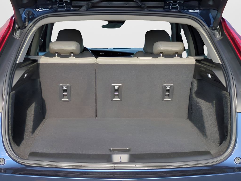 Used 2022 Cadillac XT4 Luxury w/ Driver Awareness Package image 14