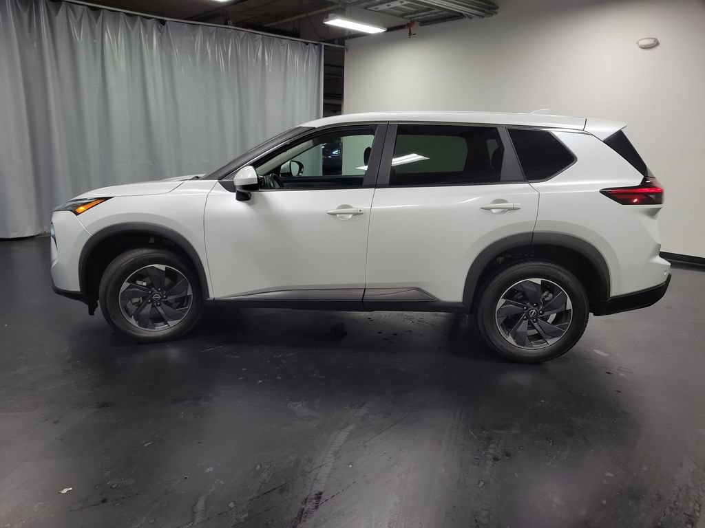 Used 2024 Nissan Rogue SV FWD image 6
