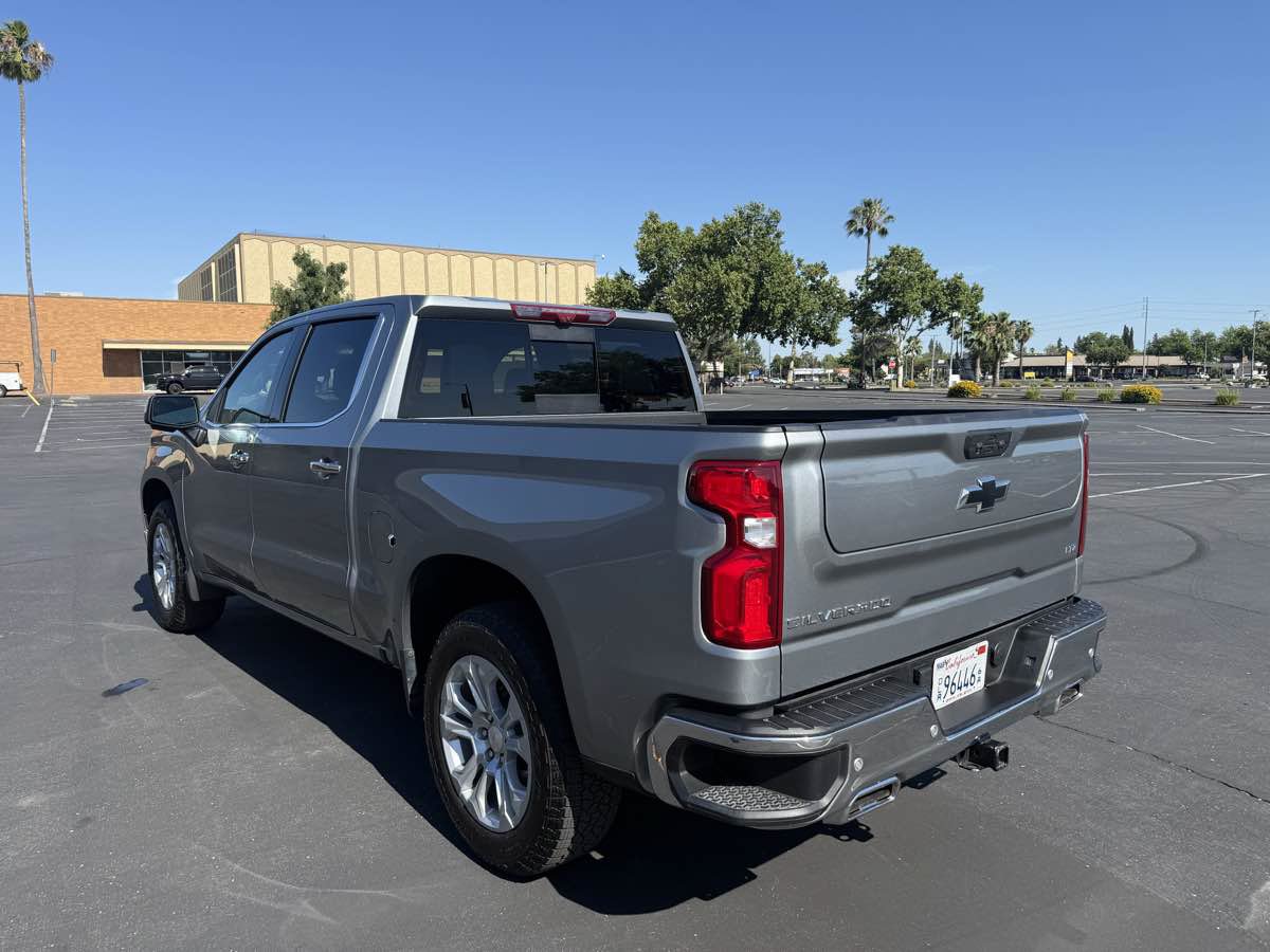 Used 2025 Chevrolet Silverado 1500 LTZ w/ LTZ Premium Package AWD/4WD image 5