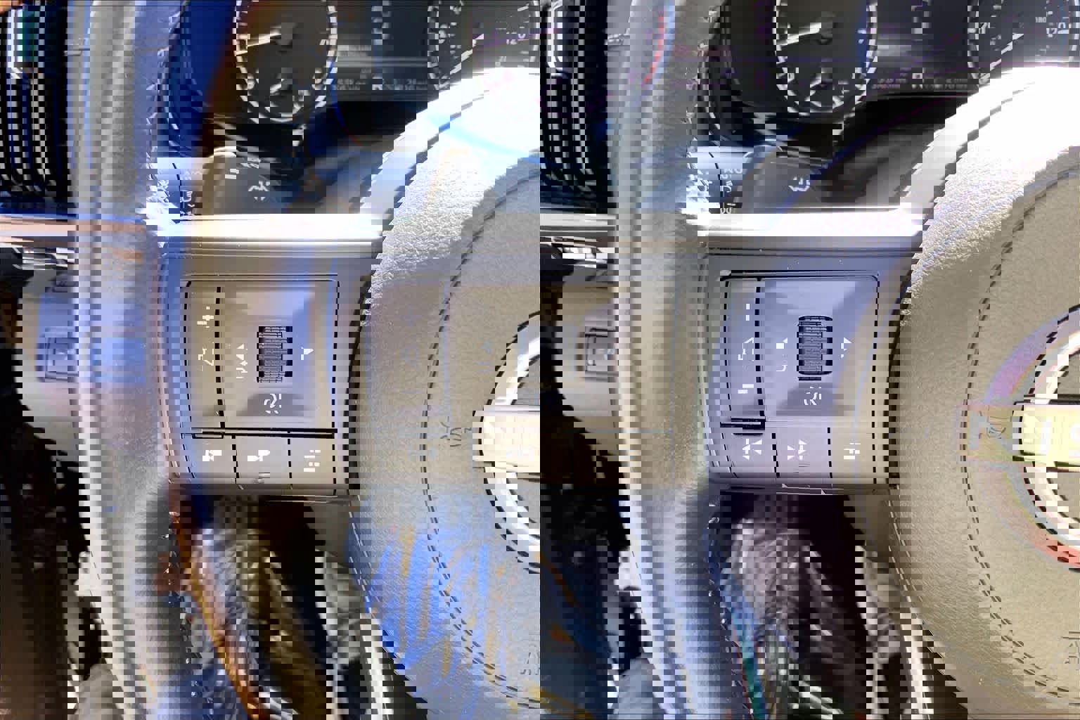 Used 2025 Nissan Pathfinder SV image 21