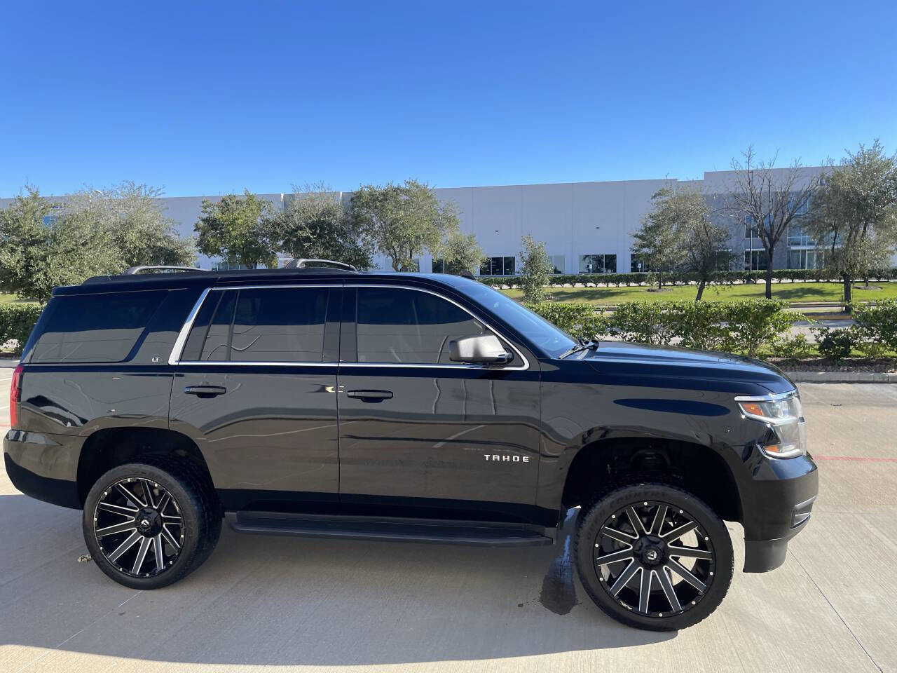 Used 2016 Chevrolet Tahoe LT RWD image 23