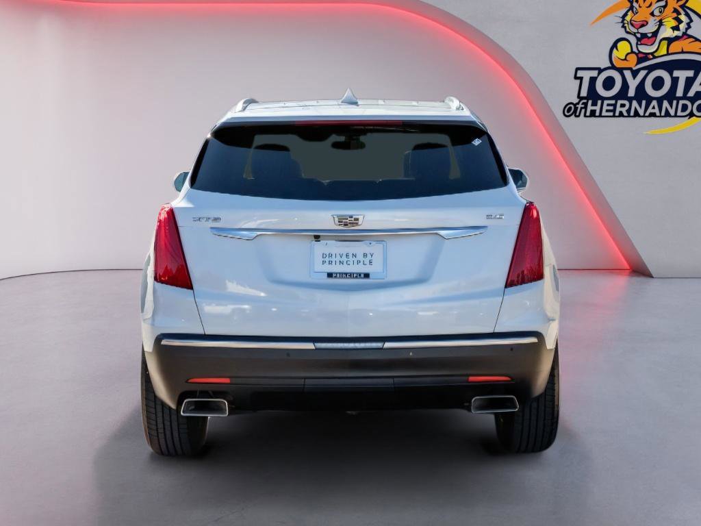Used 2018 Cadillac XT5 Luxury w/ Driver Awareness Package image 6