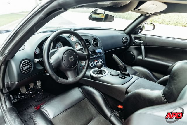 Used 2009 Dodge Viper ACR RWD image 2