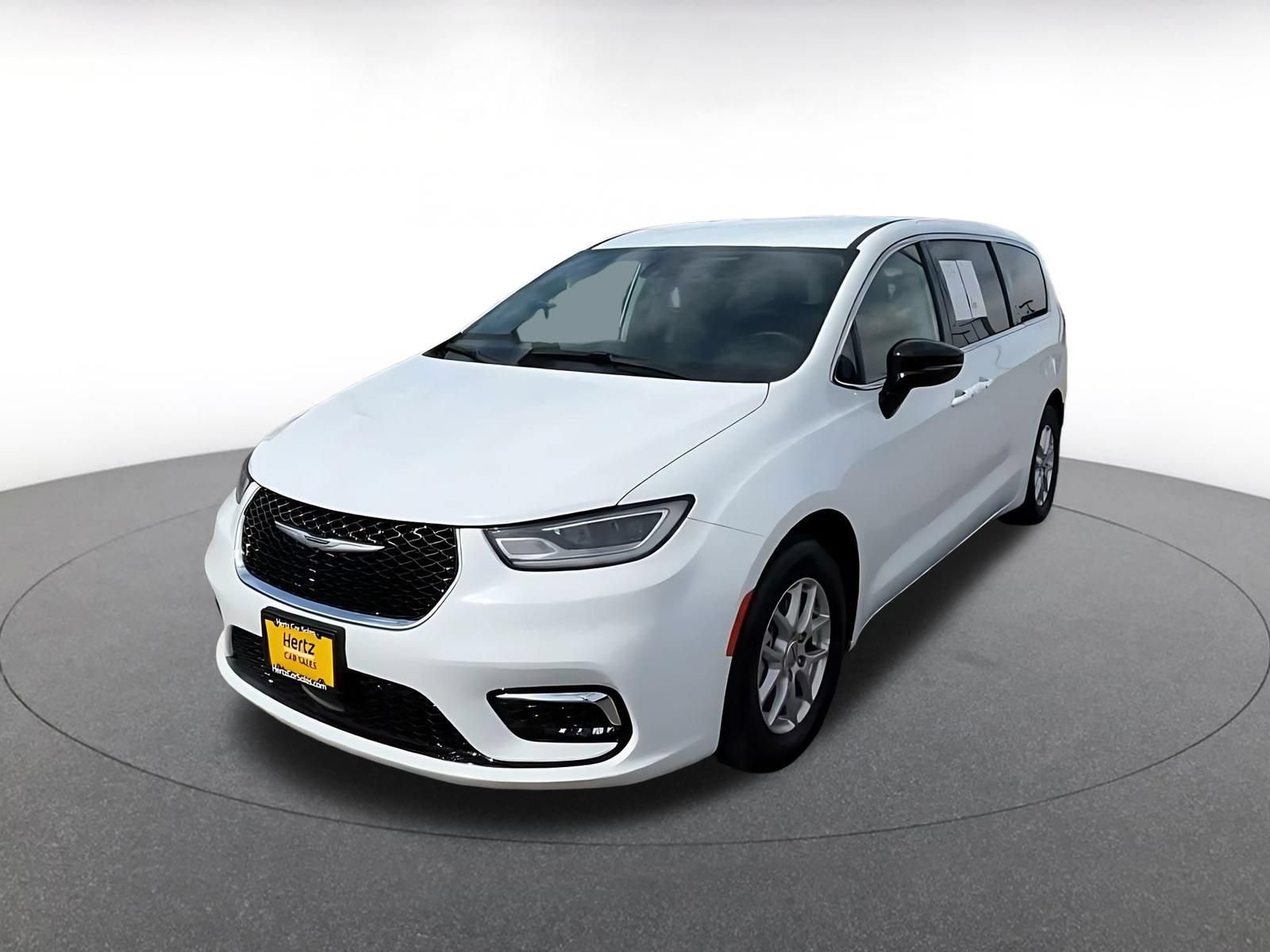 Used 2024 Chrysler Pacifica Touring-L FWD image 6