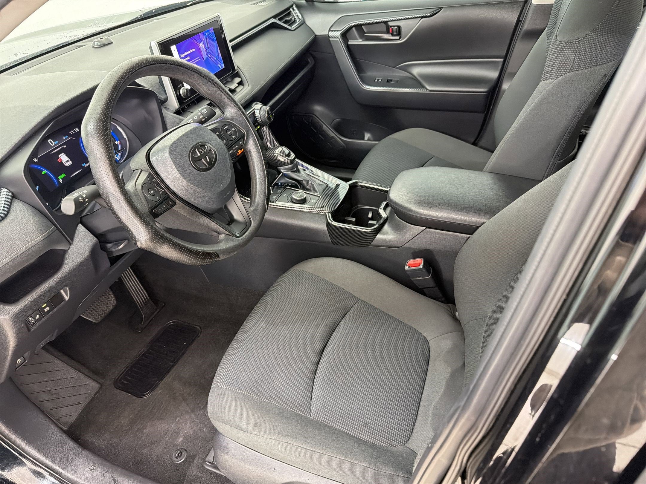 Used 2024 Toyota RAV4 LE AWD/4WD image 22