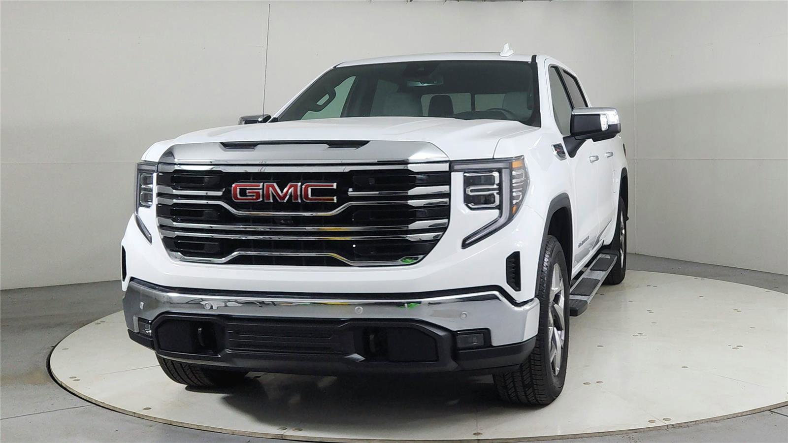 New 2026 GMC Sierra 1500 SLT w/ SLT Premium Plus Package image 2