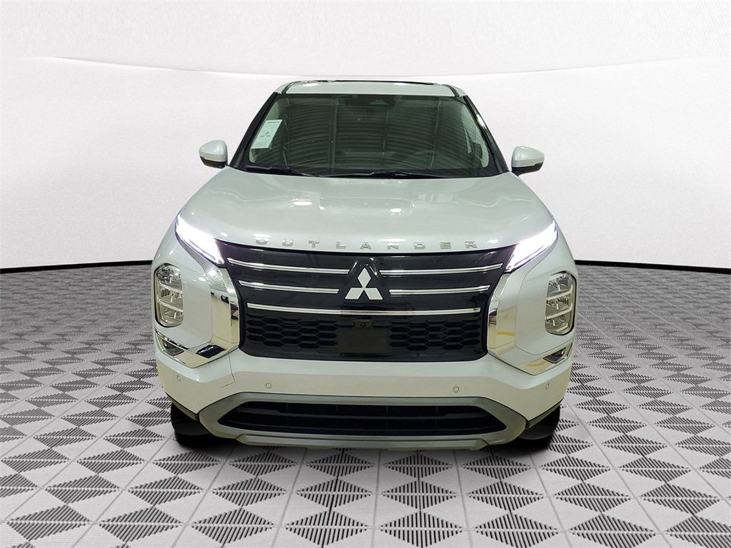 New 2025 Mitsubishi Outlander SE image 2