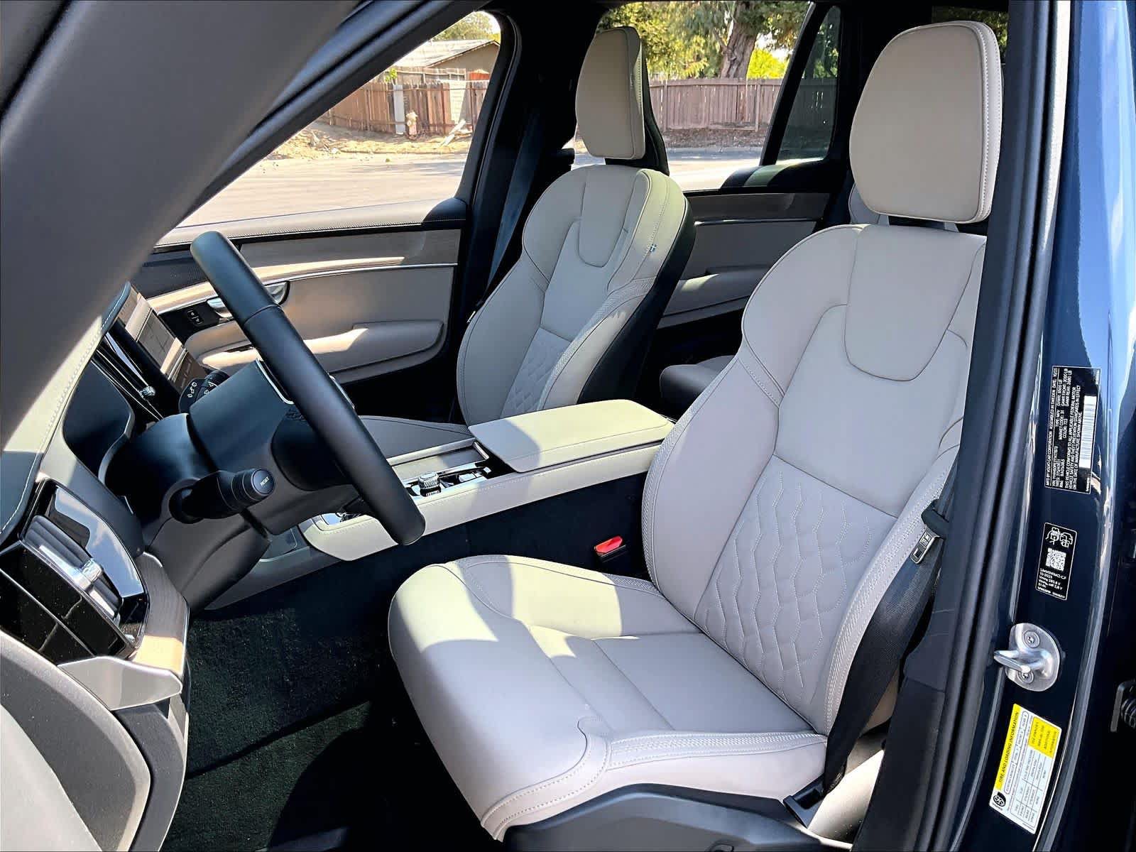 Used 2026 Volvo XC90 T8 Plus w/ Protection Package Premier AWD/4WD image 28