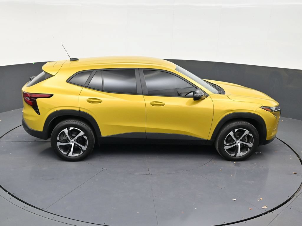 Used 2024 Chevrolet Trax RS FWD image 17