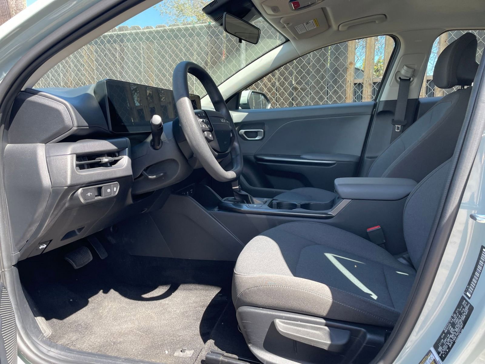 Used 2025 Kia K4 LXS image 27