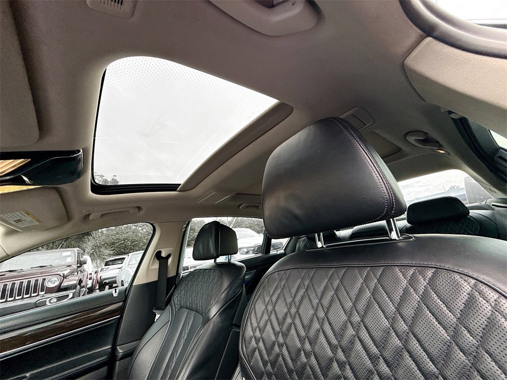 Used 2022 BMW 750i xDrive w/ Executive Package image 24