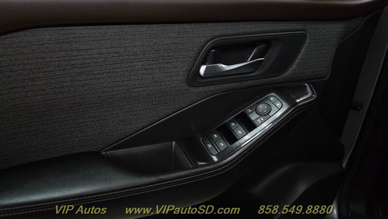 Used 2023 Nissan Rogue SV FWD image 24