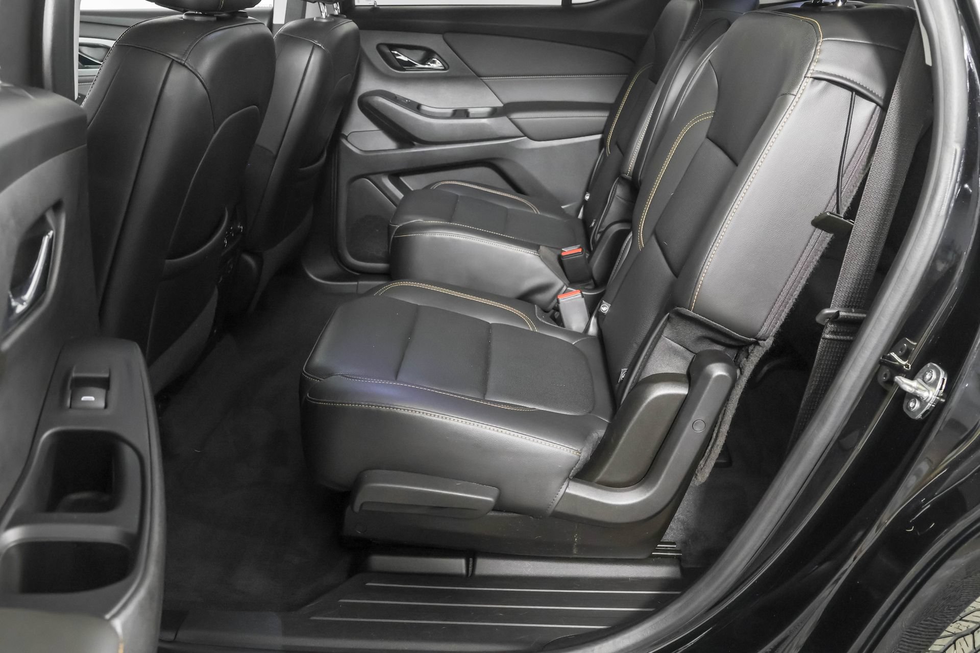 Used 2020 Chevrolet Traverse Premier w/ Redline Edition AWD/4WD image 36