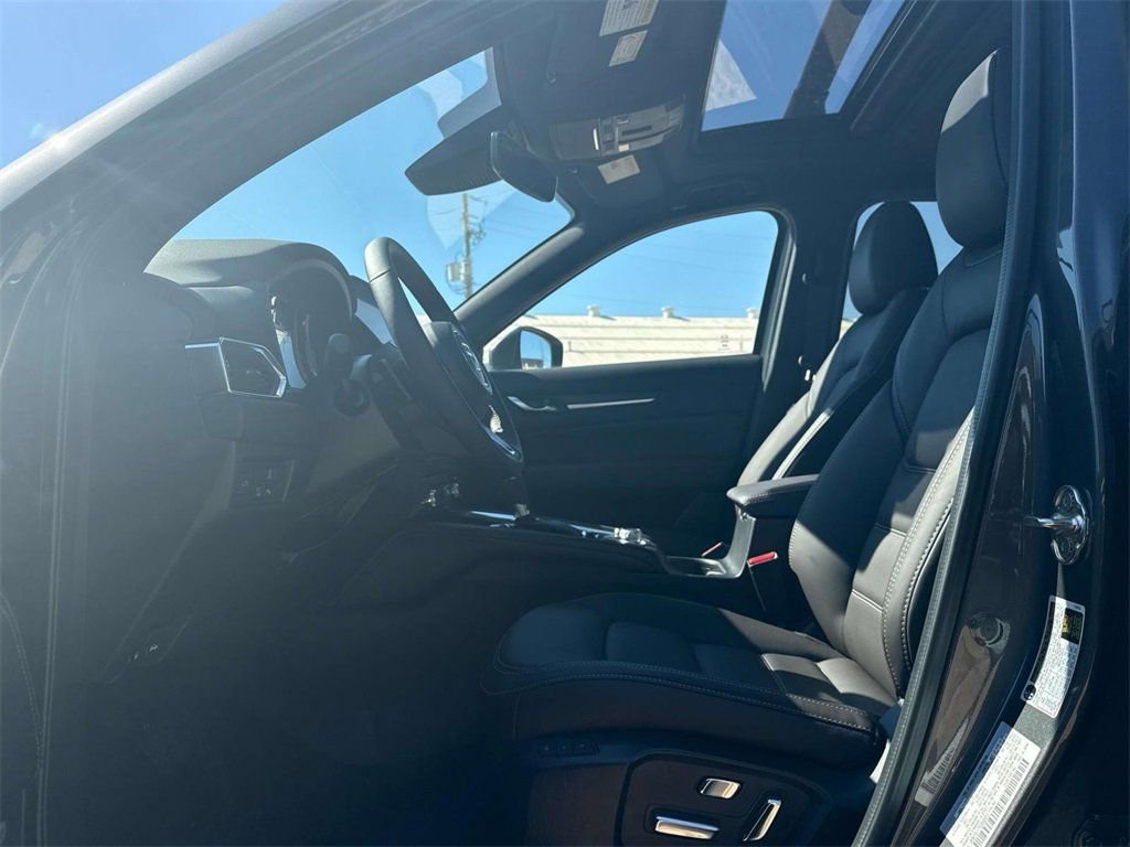 New 2025 MAZDA CX-5 Signature AWD/4WD image 5