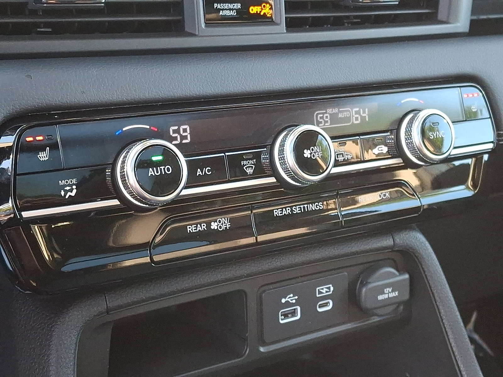 Used 2024 Honda Pilot Touring image 18