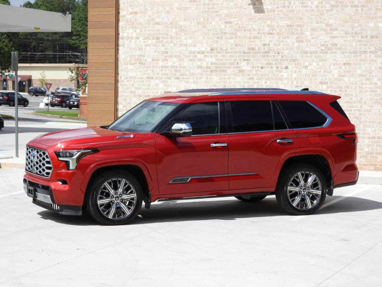 Used 2023 Toyota Sequoia Capstone AWD/4WD image 26
