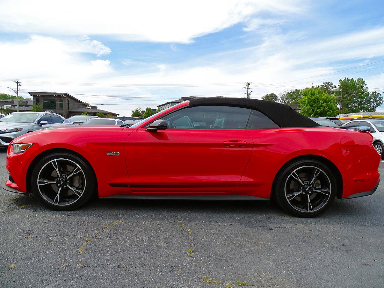 Used 2017 Ford Mustang GT Premium RWD image 7