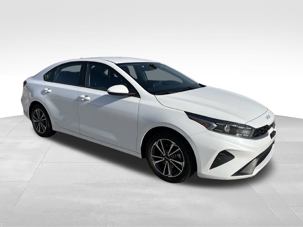 Used 2022 Kia Forte LXS FWD image 5