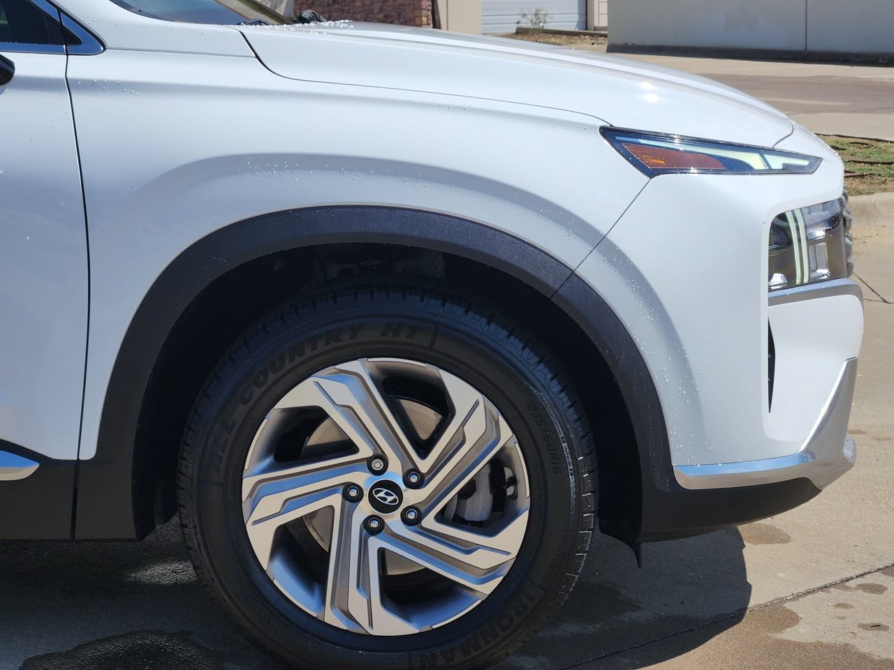 Used 2023 Hyundai Santa Fe SEL w/ Premium Package FWD image 5
